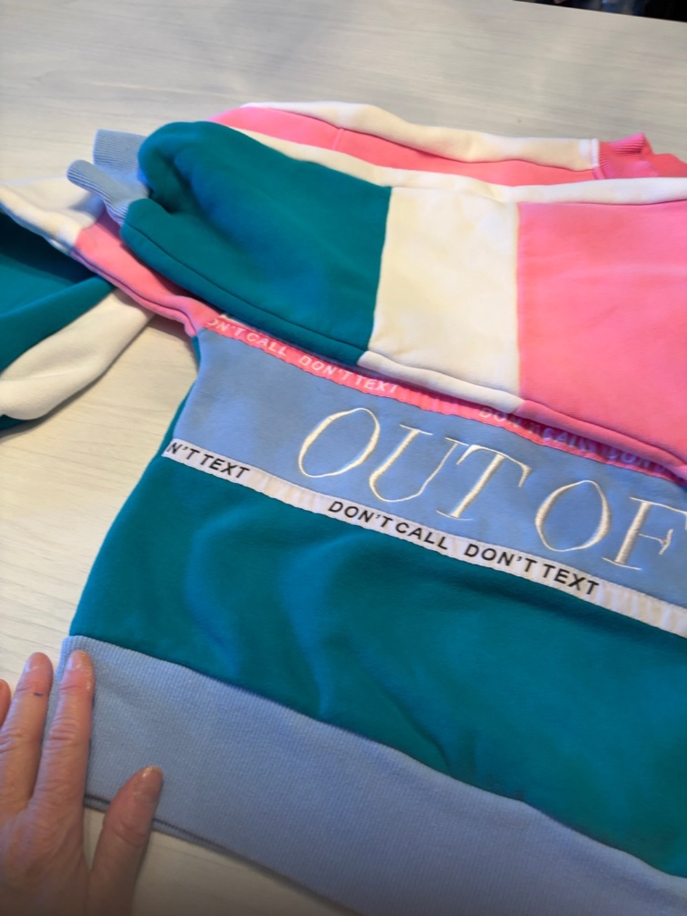 Colorblock 'Out of Office' Crewneck Sweatshirt by Yellow the Label - Picture 16 of 16